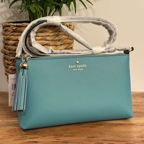 Ivy Street Amy Crossbody - Picture 1 of 8